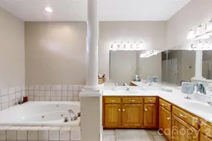 2999 Weatherfield Dr, Lincolnton, NC 28092 - Photo 14