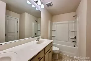 5733 Lachlan Hill Ln, Charlotte, NC 28278 - Photo 20