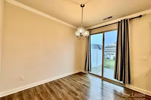 5733 Lachlan Hill Ln, Charlotte, NC 28278 - Photo 4