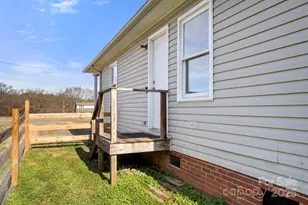 807 Willow Ln, Bessemer City, NC 28016 - Photo 14