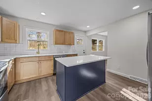 5324 Cheval Pl, Charlotte, NC 28205 - Photo 2