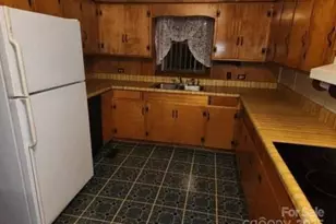 866 Oak St, Troy, NC 27371 - Photo 4