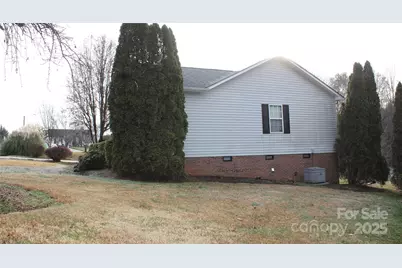 711 Braemore Court NW, Conover, NC 28613 - Photo 10