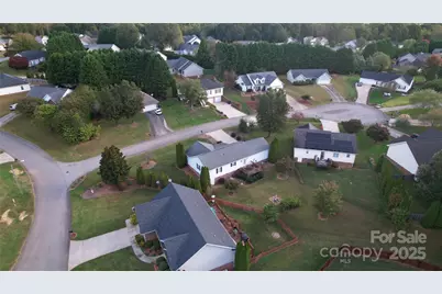 711 Braemore Court NW, Conover, NC 28613 - Photo 24