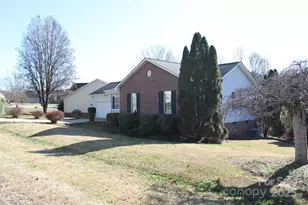 711 Braemore Ct NW, Conover, NC 28613 - Photo 4