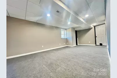 1182 Village Circle, Hickory, NC 28602 - Photo 20