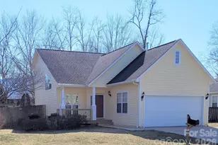 35 Cotton Creek Cir, Black Mountain, NC 28711 - Photo 1