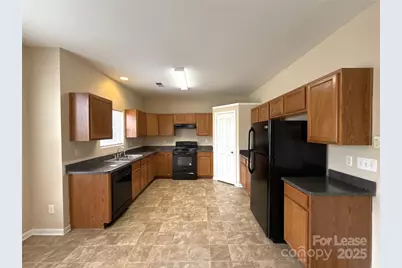 13802 Plowdon Court, Charlotte, NC 28215 - Photo 8