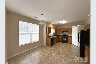 13802 Plowdon Court, Charlotte, NC 28215 - Photo 6