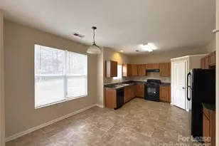 13802 Plowdon Ct, Charlotte, NC 28215 - Photo 6