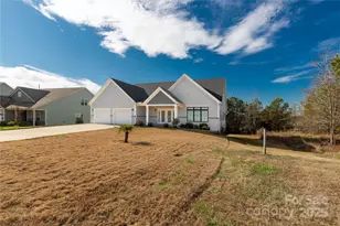 11228 Island View Ln, Lancaster, SC 29720 - Photo 2
