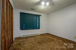 220 Leverette Dr, Hendersonville, NC 28791 - Photo 20