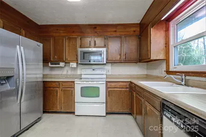 220 Leverette Drive, Hendersonville, NC 28791 - Photo 12