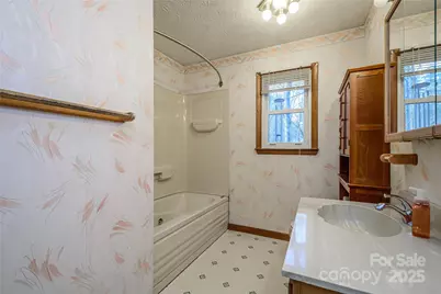 220 Leverette Drive, Hendersonville, NC 28791 - Photo 18