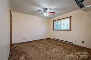 220 Leverette Dr, Hendersonville, NC 28791 - Photo 14