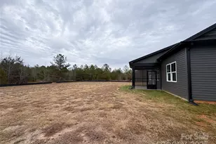 3046 Meadowcrest Dr, Clover, SC 29710 - Photo 4