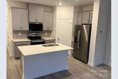 4113 Summit Woods Drive, Charlotte, NC 28216 - Photo 4