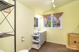 1137 Saunders Rd, Franklin, NC 28734 - Photo 16