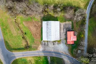 1137 Saunders Rd, Franklin, NC 28734 - Photo 4