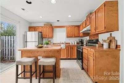 5672 Prescott Court, Charlotte, NC 28269 - Photo 10