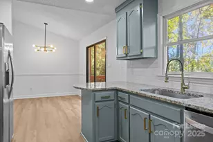 6227 King George Dr, Charlotte, NC 28213 - Photo 14