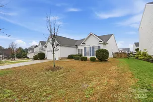 11819 Creek Turn Dr, Charlotte, NC 28278 - Photo 2