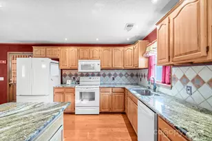 1295 Cattle Ridge Rd, Cheraw, SC 29520 - Photo 10