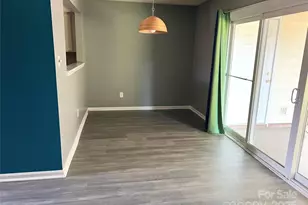 9427 S Vicksburg Ct, Charlotte, NC 28210 - Photo 6