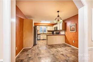 3250 15th St NE, Hickory, NC 28601 - Photo 6