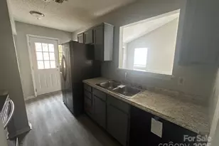 2000 Teddington Dr, Charlotte, NC 28214 - Photo 6