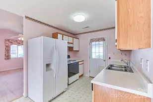 2625 Stratford Lake Rd, Winston Salem, NC 27103 - Photo 10
