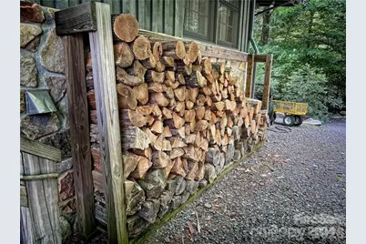 2736 White Oak Flats Road, Green Mountain, NC 28740 - Photo 12