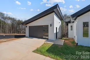 5733 Selkirk Dr, Hickory, NC 28601 - Photo 10