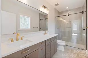 5733 Selkirk Dr, Hickory, NC 28601 - Photo 8