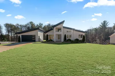 5733 Selkirk Drive, Hickory, NC 28601 - Photo 2