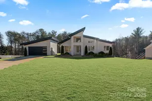 5733 Selkirk Dr, Hickory, NC 28601 - Photo 2