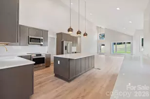 5733 Selkirk Dr, Hickory, NC 28601 - Photo 14