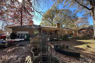 6547 Louglen Cir, Charlotte, NC 28212 - Photo 2