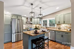 116 Samantha Dr, Fairview, NC 28730 - Photo 2