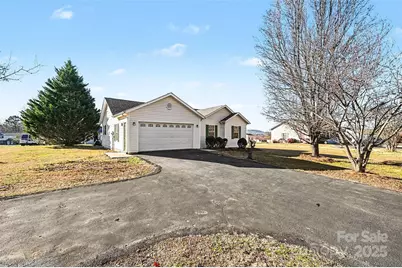 105 3rd Avenue NW, Hildebran, NC 28637 - Photo 2