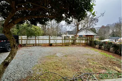 6801 Barrington Drive, Charlotte, NC 28215 - Photo 14