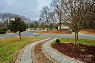 6801 Barrington Dr, Charlotte, NC 28215 - Photo 16