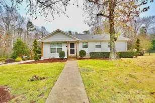 6801 Barrington Dr, Charlotte, NC 28215 - Photo 2