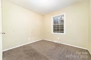 7126 Cove Creek Dr, Charlotte, NC 28215 - Photo 14