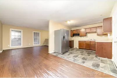 7126 Covecreek Drive, Charlotte, NC 28215 - Photo 6