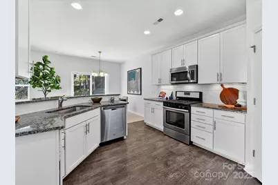 2568 Royal York Avenue, Charlotte, NC 28210 - Photo 12