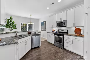 2568 Royal York Ave, Charlotte, NC 28210 - Photo 12