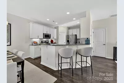 2568 Royal York Avenue, Charlotte, NC 28210 - Photo 10