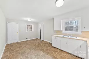 746 Vale St, Shelby, NC 28150 - Photo 4