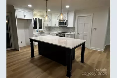 109 Bridlewood Avenue, High Point, NC 27265 - Photo 4